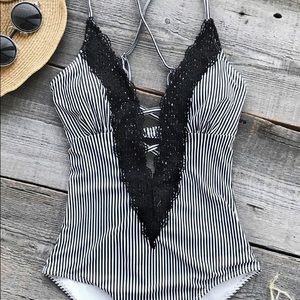 CUPSHE swimsuit